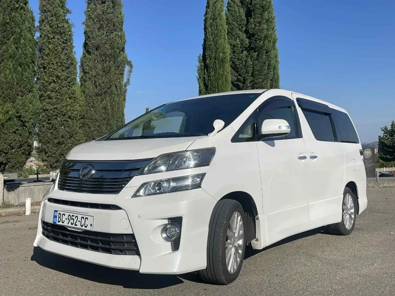 Toyota Vellfire 2014