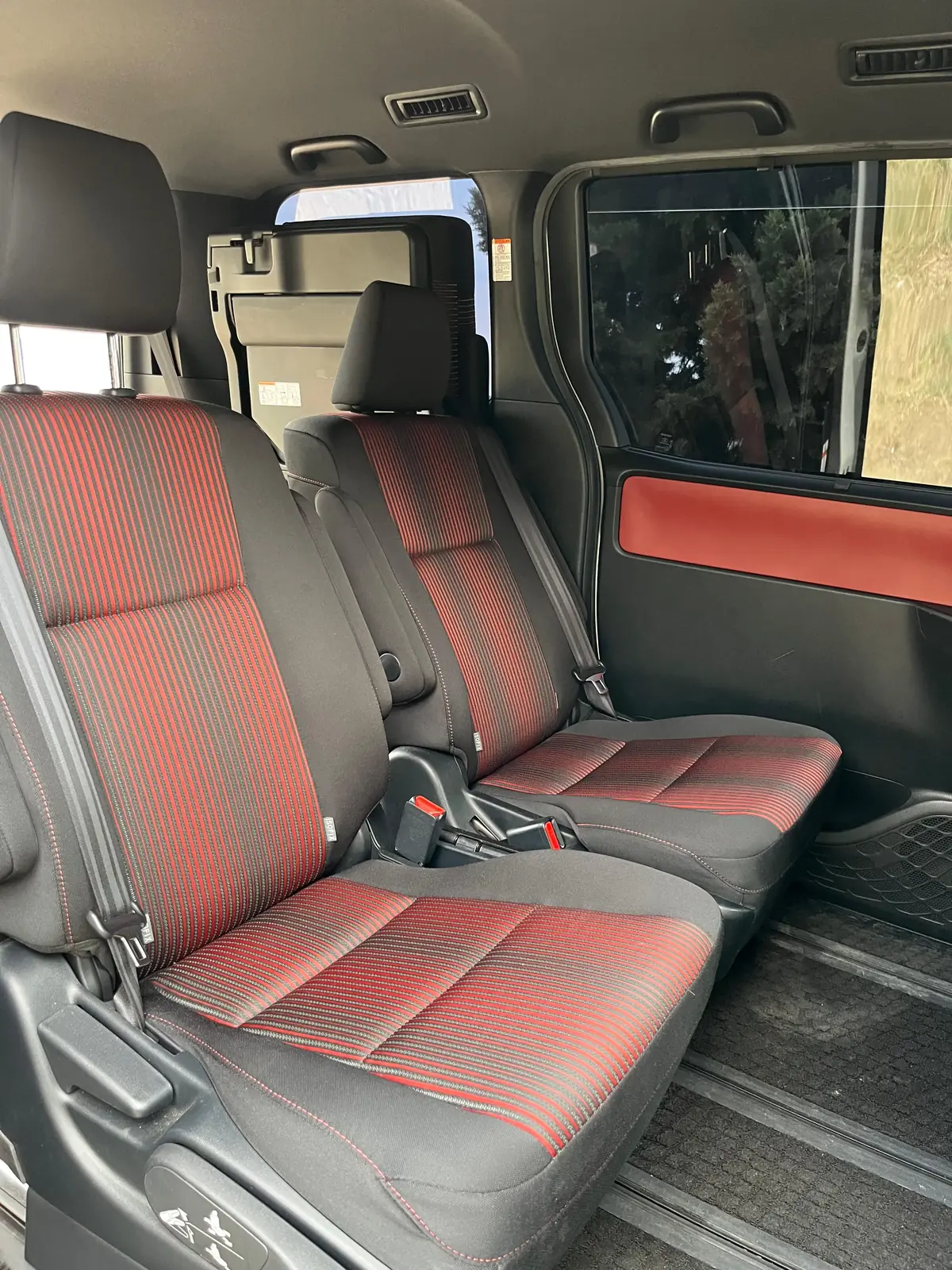 Toyota Voxy Hybrid 2021