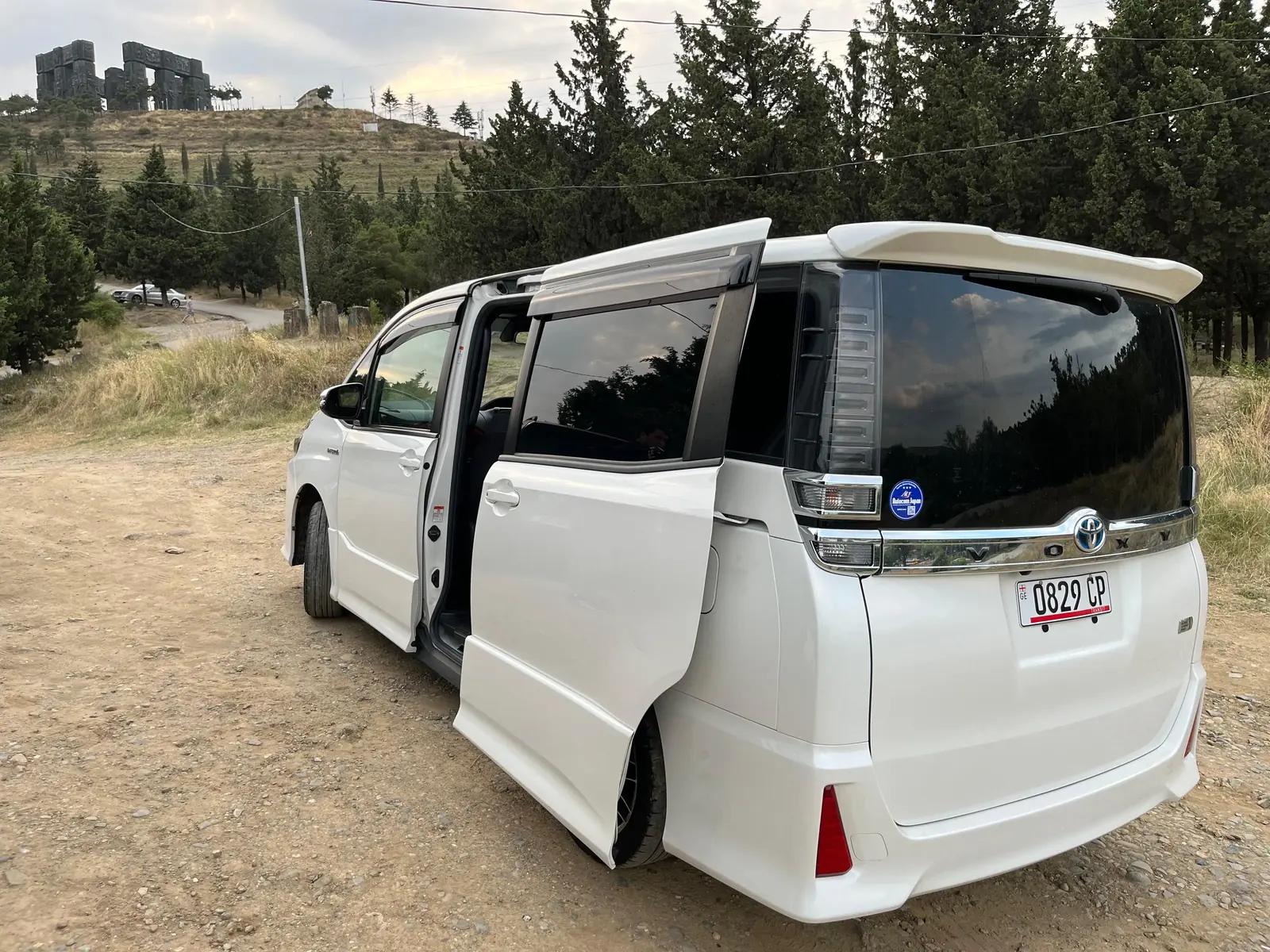 Toyota Voxy Hybrid 2021