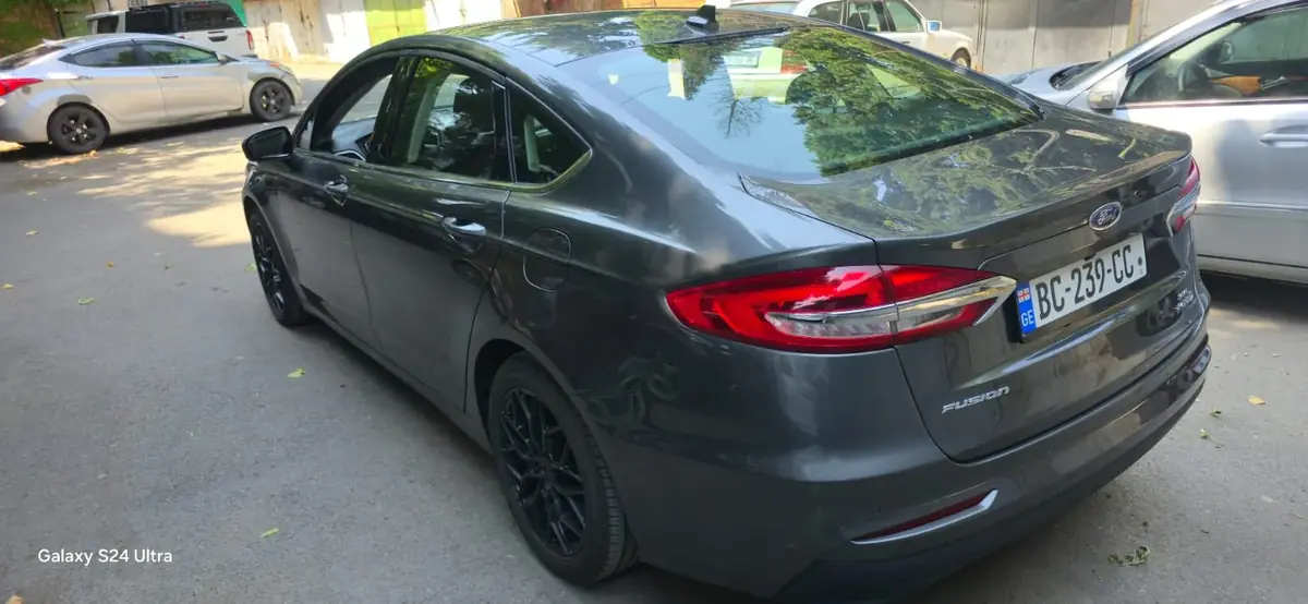 Ford Fusion Hybrid 2016