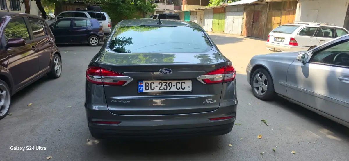 Ford Fusion Hybrid 2016