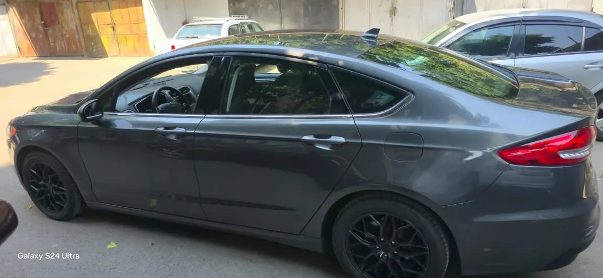 Ford Fusion Hybrid 2016