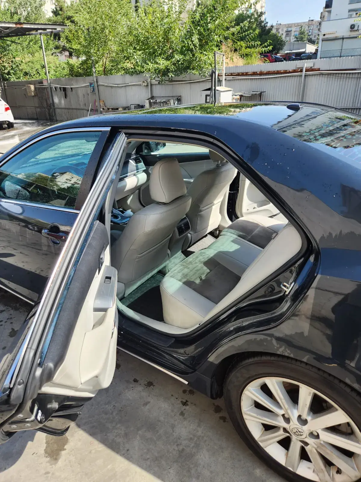 Toyota Camry Hybrid 2014